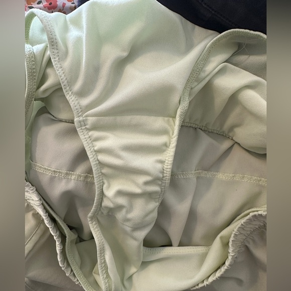 Gaiam light yellow lined shorts - Picture 5 of 5